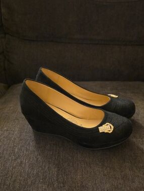 Vittorio D' Firenze Black Wedge Pumps with Gold Buckle Accent